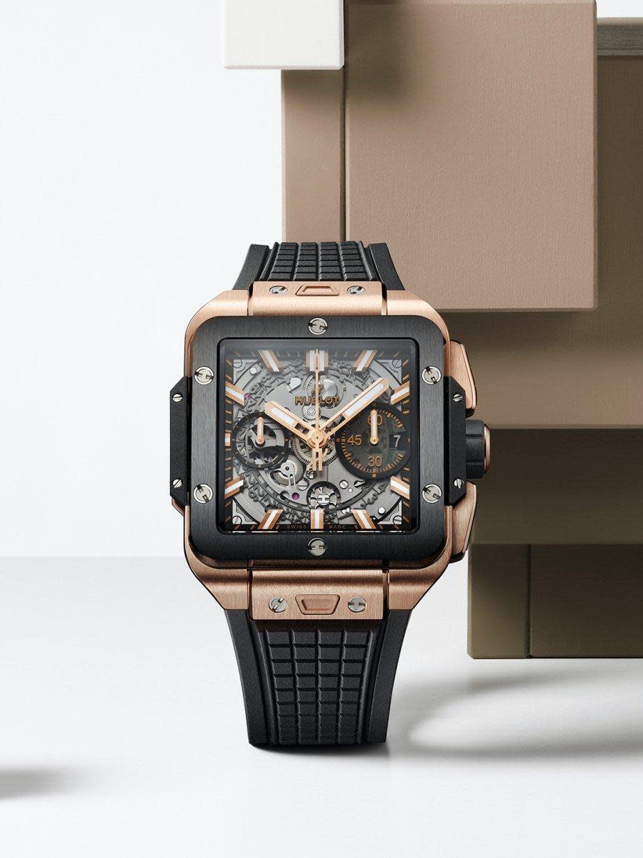 HUBLOT 宇舶 Square Bang Unico皇金配上黑陶瓷錶圈版本。