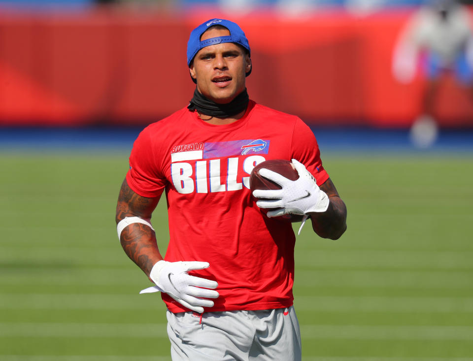 ORCHARD PARK, NY - SEPTEMBER 27: Jordan Poyer #21 of the Buffalo Bills makes a catch before a game against the Los Angeles Rams at Bills Stadium on September 27, 2020 in Orchard Park, New York. Bills beat the Rams 35 to 32. (Photo by Timothy T Ludwig/Getty Images)