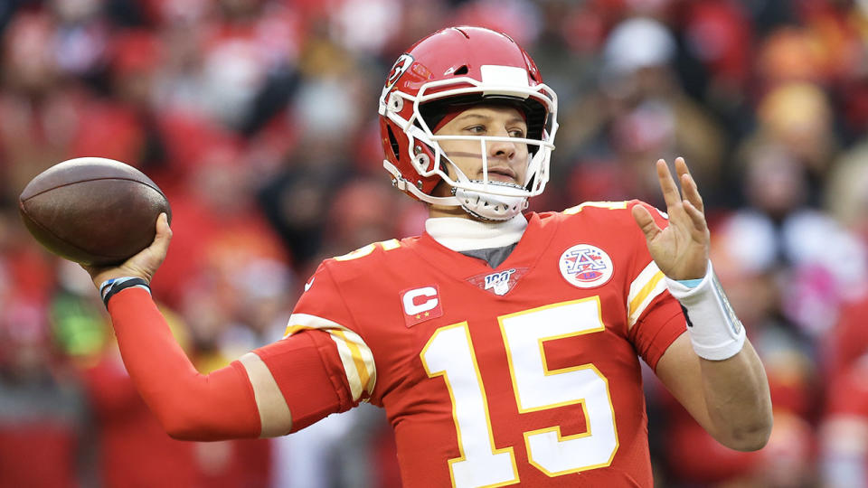 Kansas City Chiefs quarterback Patrick Mahomes (15) throws a pass late in the second quarter of an NFL Divisional round playoff game between the Houston Texans and Kansas City Chiefs on January 12, 2020 at Arrowhead Stadium in Kansas City, MO. (Photo by Scott Winters/Icon Sportswire via Getty Images)