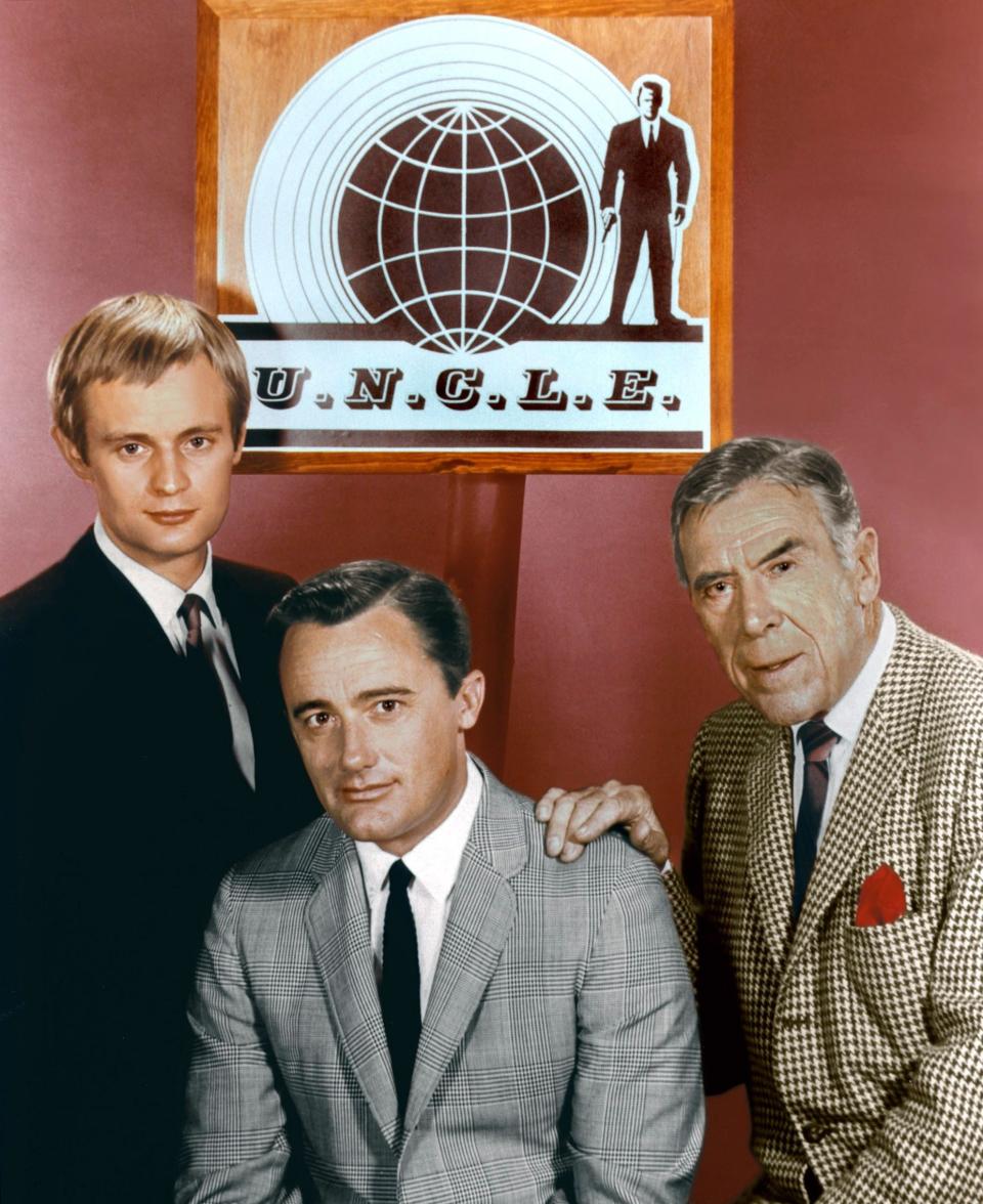 McCallum, left, with Robert Vaughn and Leo Carroll in The Man from U.N.C.L.E.