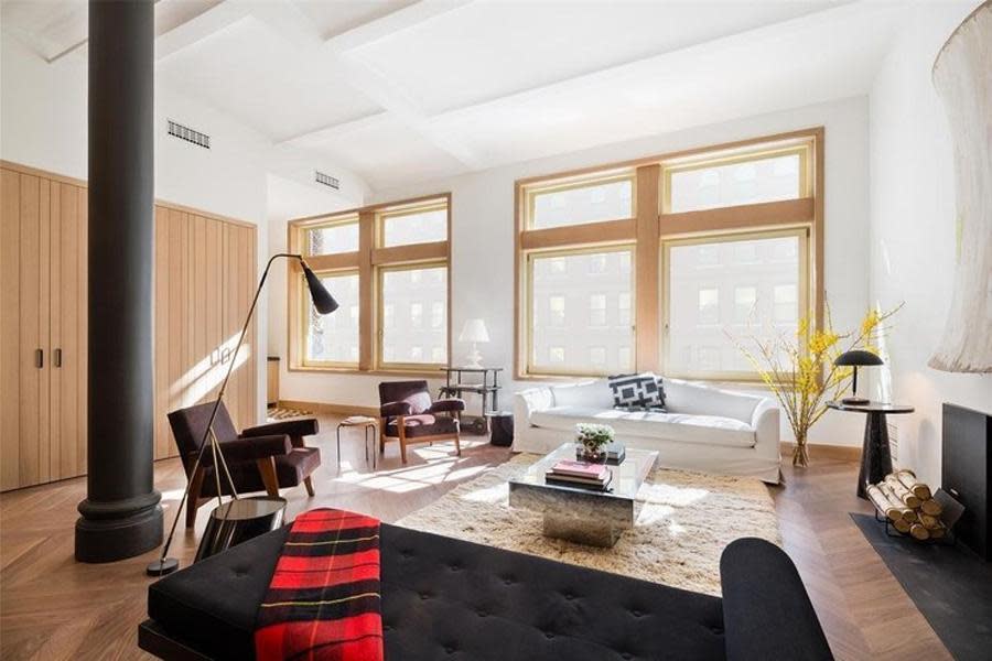 She keeps her personal life fairly private, so when we get the opportunity to take a sneak peek into the every day life of Ashley Olsen, we're going to take it! The 29-year-old former child star turned fashion designer has reportedly just dropped a cool $9.7 million, on this 3,000-square-foot unit which takes up an entire floor in an historic building built in 1898 in New York's Greenwich Village.