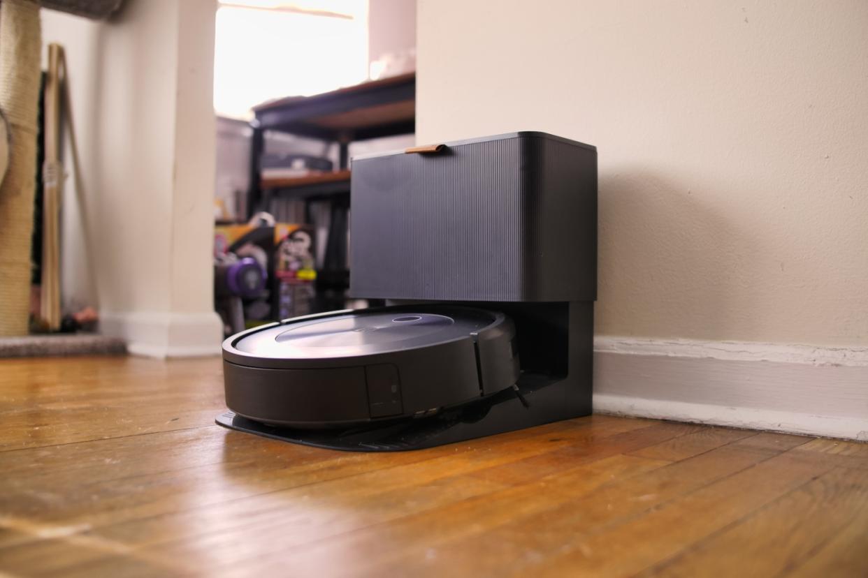 iRobot Roomba j7+