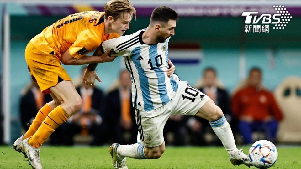 阿根廷王牌梅西與荷蘭中場德容。（圖／達志影像路透社）