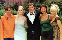 PA NEWS 5/7/98 WINNER OF THE BIG BREAKFAST 'FIND ME A MODEL' COMPETITION, KIRSTY RICHARDS (16, SECOND LEFT) AT A PHOTOCALL WITH PRESENTERS JOHNNY VAUGHAN (CENTRE), MELANIE SYKES (2ND FROM RIGHT) AND DENISE VAN OUTEN (RIGHT), AND MODEL YASMIN LE BON (LEFT), WHO WAS ONE OF THE FINAL JUDGES. (Photo by Michael Walters - PA Images/PA Images via Getty Images)