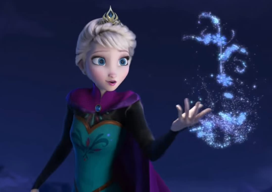Idina Menzel picked a Disney girlfriend for Elsa, and her choice is amazing