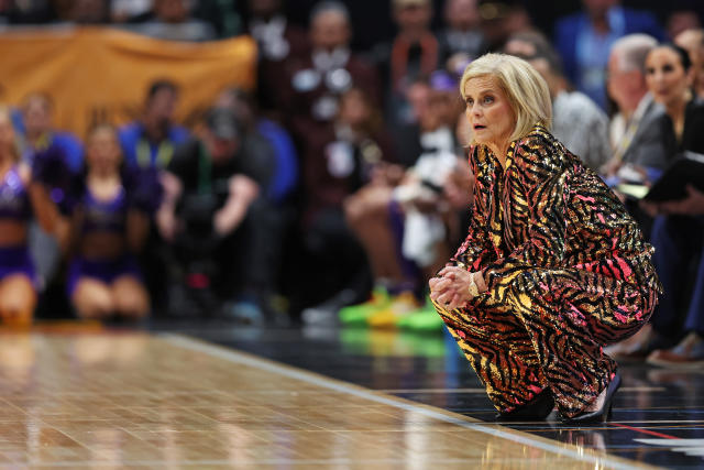 Kim Mulkey outfit: What LSU coach wore vs Rice in NCAA Women's