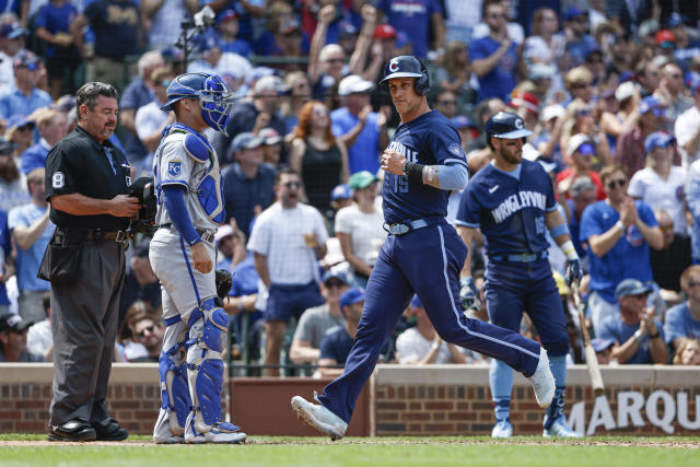 Cubs' Yan Gomes records two hits in win versus Royals