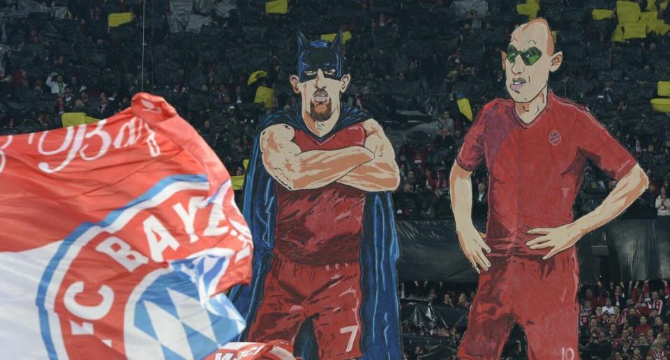 Die Choreographie zu Franck Ribery und Arjen Robben vor dem Spiel gegen Borussia Dortmund 2015 (Bild: Getty Images)