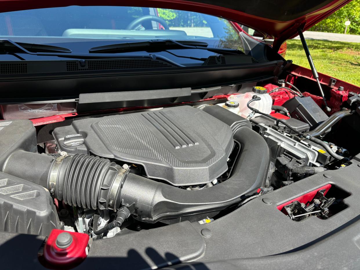 The 2024 Chevrolet Traverse SUV's 2.5L turbocharged four-cylinder engine produces more power and is expected to use less fuel than the 2023's 3.6L V6.