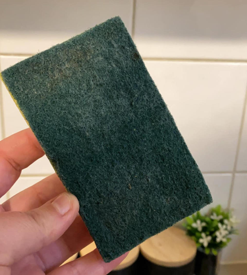 One mum figured out how to very easily keep your sponges clean, in a lightbulb moment she shared online. Photo: Facebook