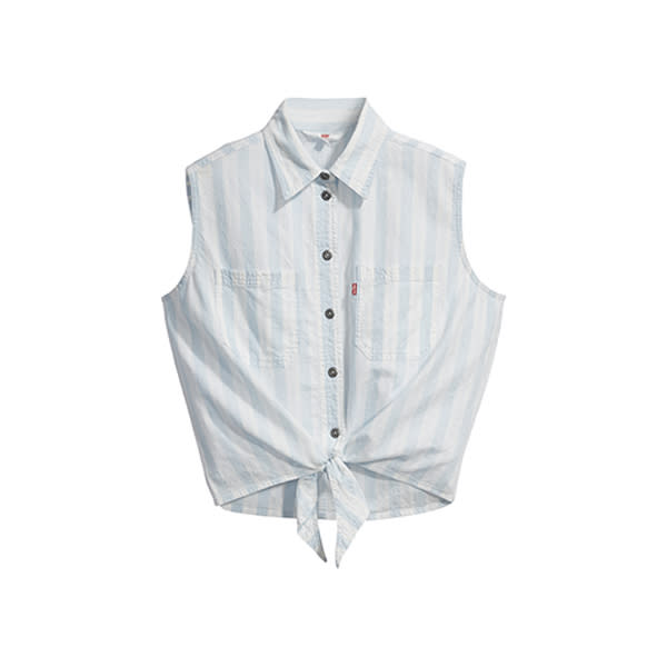 <p>Chemise sans manches, à nouer, en coton (Levi’s, 49 €).</p>