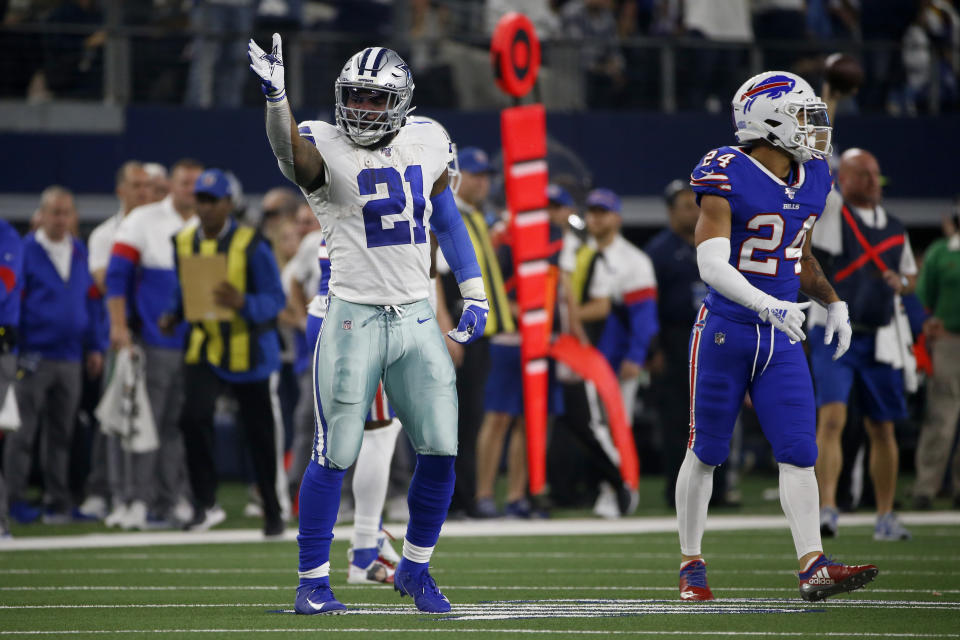 Dallas Cowboys running back Ezekiel Elliott (21) is part of an offense that should be one of the NFL's best. (AP Photo/Ron Jenkins)