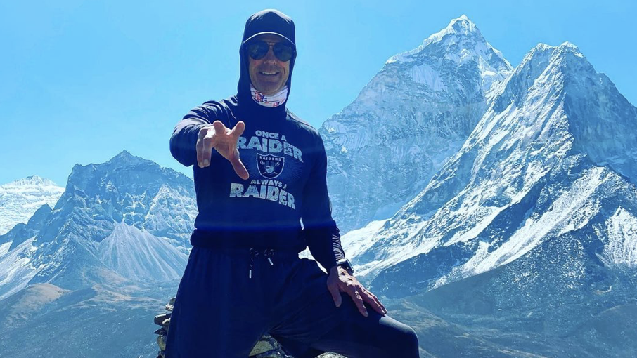 Former NFL wide receiver Mark Pattison is preparing to make the climb up Mount Everest on May 14, 2021, which marks the final mountain needed to complete the 