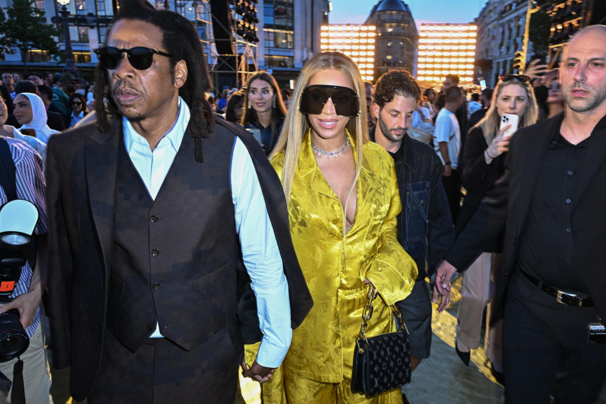 Willow Smith and older brother Jaden attend star-studded Louis Vuitton  fashion show in Paris