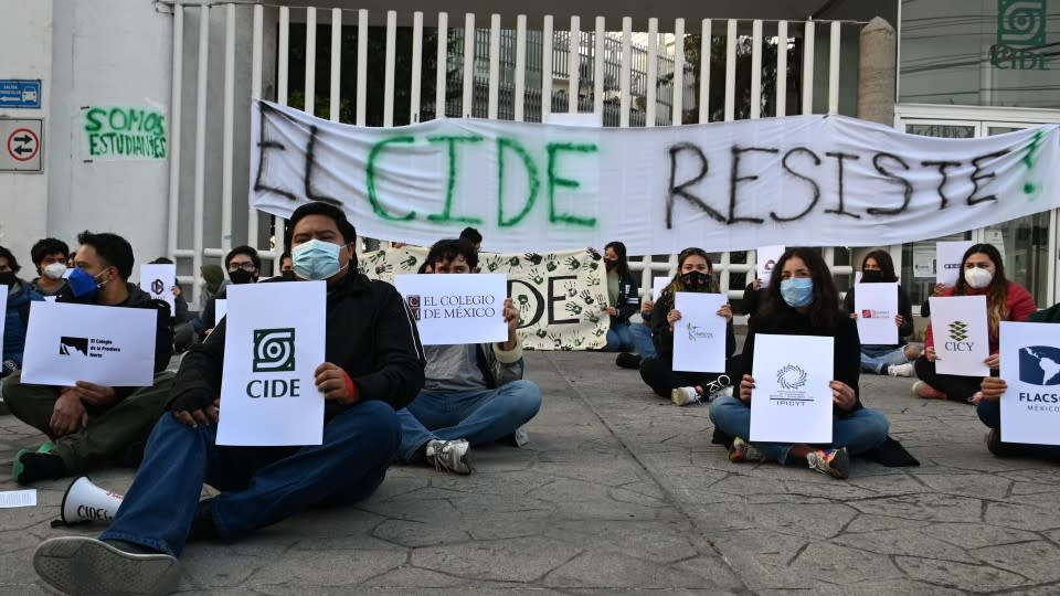 Estudiantes del CIDE entregan sede de región centro; mantendrán la de Santa Fe