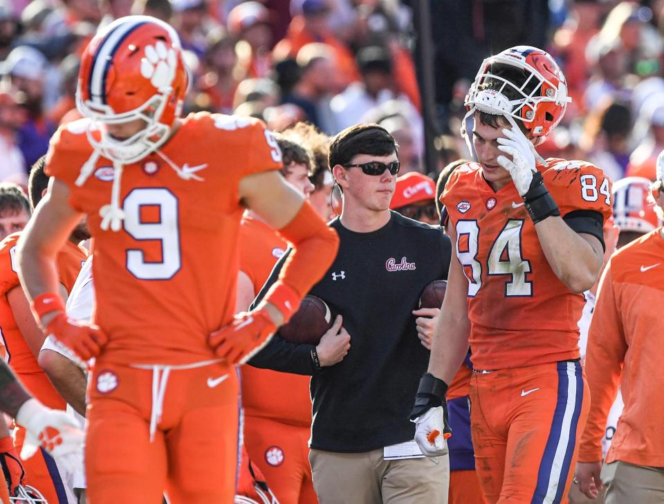 Clemson tight end Davis Allen (84) near tight end Jake Briningstool (9), left, reacts after a ball meant for him was intercepted by South Carolina corner back Marcellas Dial (24) during the fourth quarter at Memorial Stadium in Clemson, South Carolina Saturday, Nov. 26, 2022.   