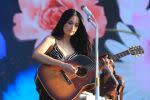 Kacey Musgraves at Lollapalooza 2019, photo by Heather Kaplan