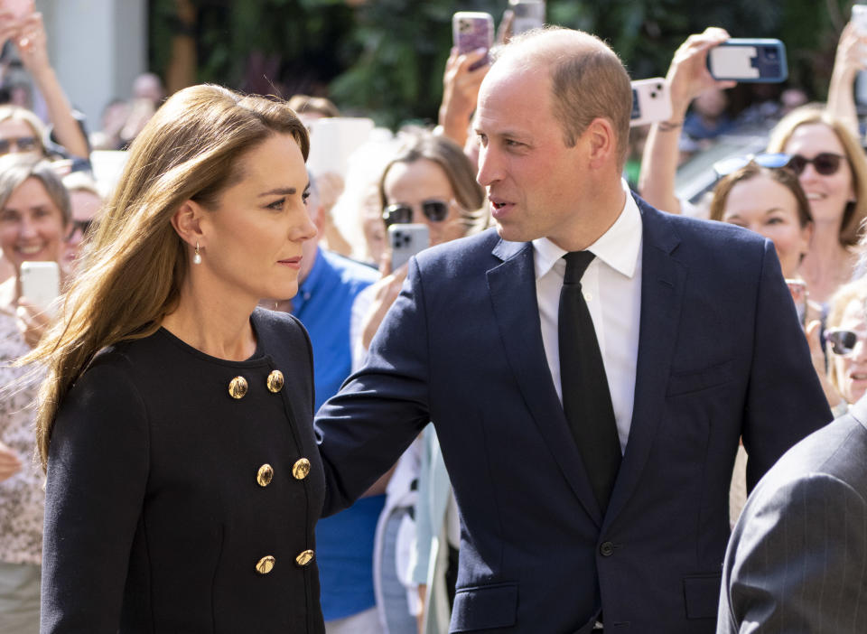 WINDSOR, ENGLAND - SEPTEMBER 22:  Prince William, Prince of Wales and Catherine, Princess of Wales arrive to meet and thank volunteers and operational staff on September 22, 2022 in Windsor, United Kingdom. (Photo by Mark Cuthbert/UK Press via Getty Images)