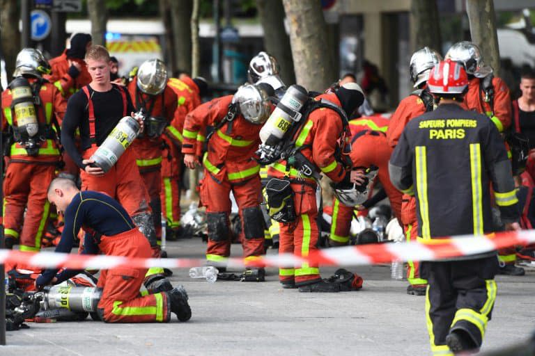 Des pompiers interviennent sur un incendie dans le quartier de la Porte d'Orléans, le 11 juin 2020 à Paris. (photo d'illustration) - CHRISTOPHE ARCHAMBAULT  © 2019 AFP