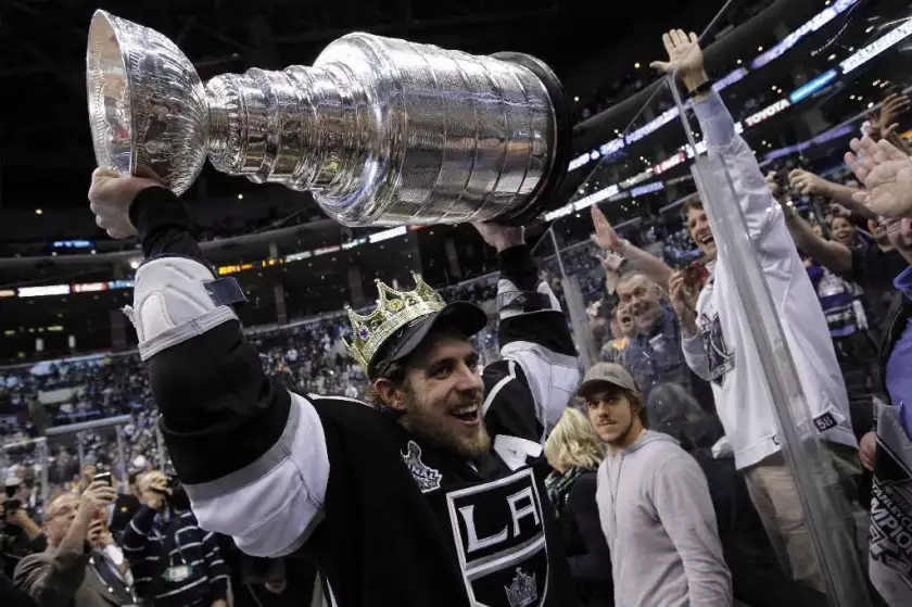 Anze Kopitar celebrates with the Stanley Cup following the Kings' win over the New Jersey Devils in 2012.