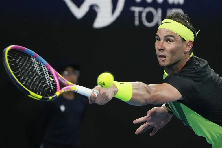 Rafael Nadal durante su partido ante el australiano Alex de Miñaur, en Sydney, por la United Cup 