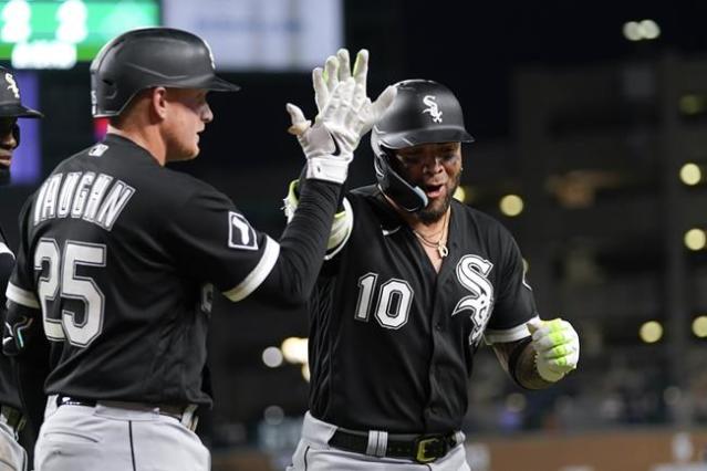 Clevinger and bullpen pitch 3-hitter, White Sox beat Tigers 6-0