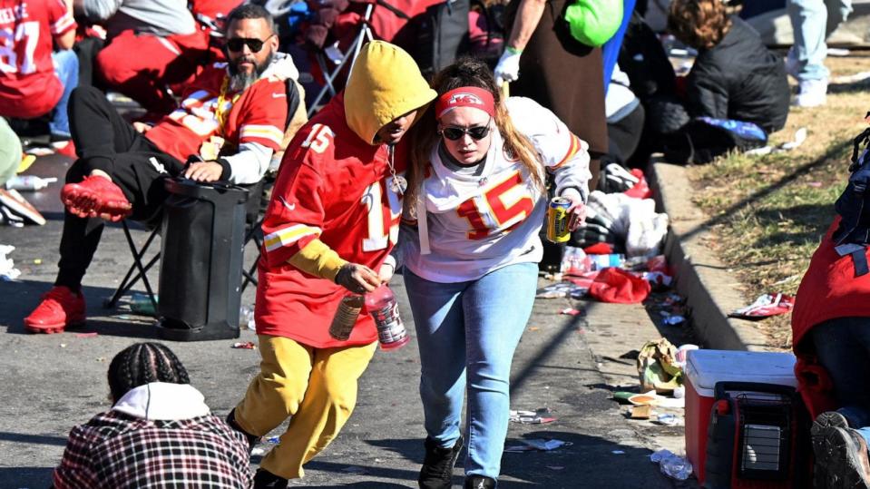 PHOTO: Fans leave the area after shots were fired after the celebration of the Kansas City Chiefs winning Super Bowl LVIII, Feb 14, 2024; Kansas City. (David Rainey/USA TODAY Sports via Reuters)