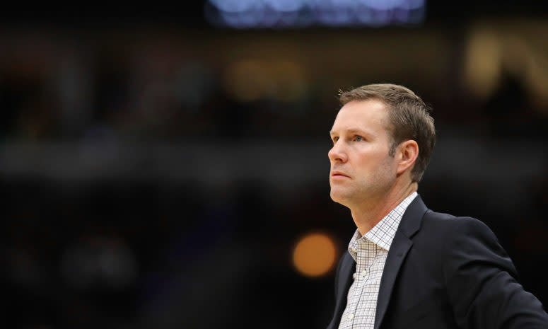 A general photo of Fred Hoiberg during a Bulls game.