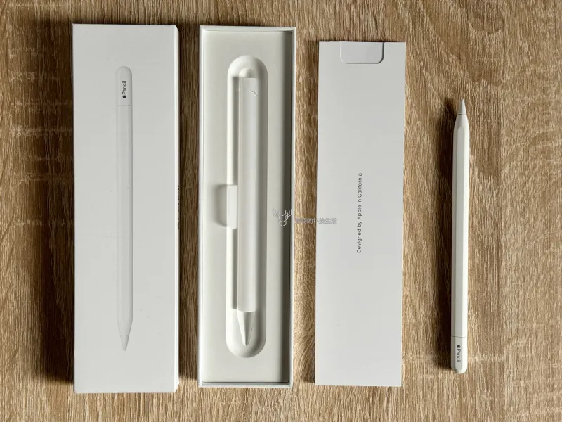 <cite>Apple Pencil (USB-C) 原廠盒裝並沒有隨附充電線。（圖／壹哥的科技生活提供）</cite>