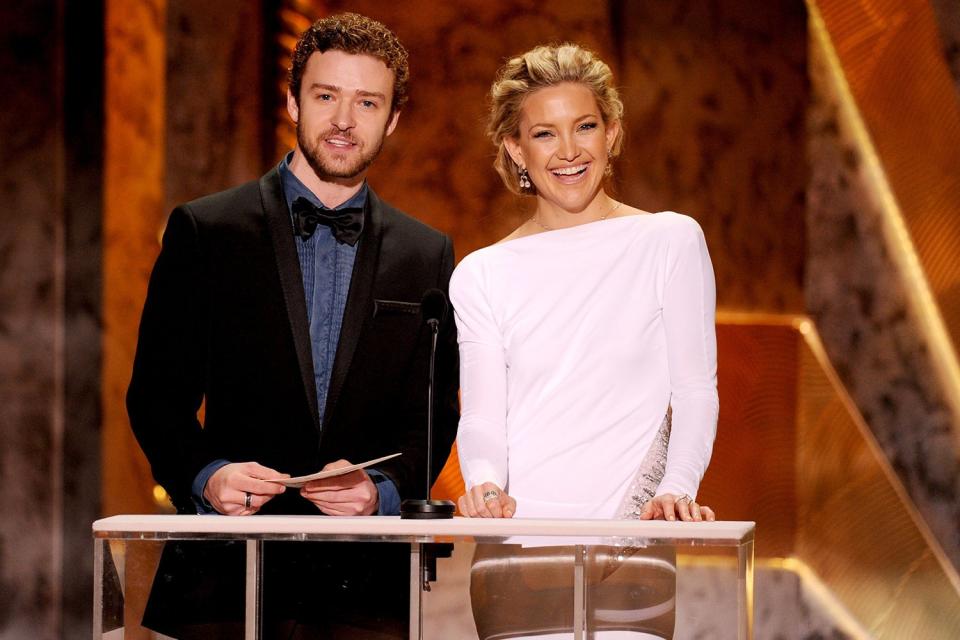 Justin Timberlake and Kate Hudson presented the award for outstanding male actor in a comedy series to Alec Baldwin. 