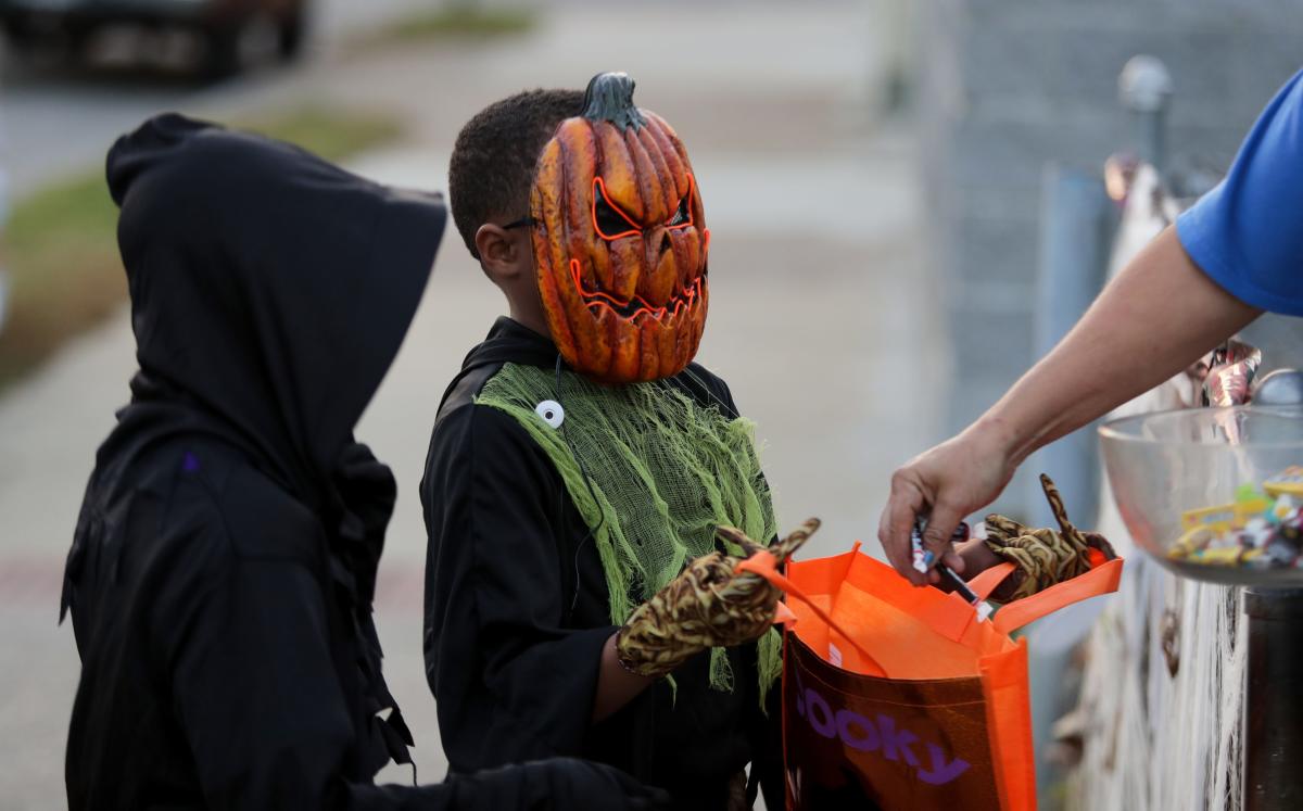 Where to Go Trick-or-Treating This Halloween - Chicago Parent