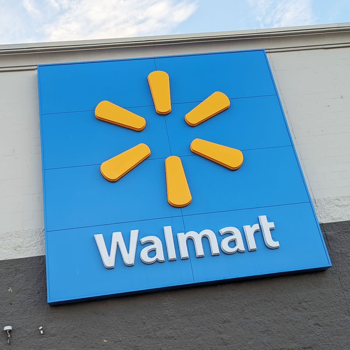 walmart logo on storefront