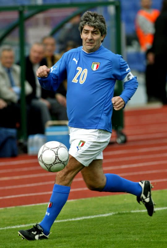 Italy mourns death of football legend Paolo Rossi_