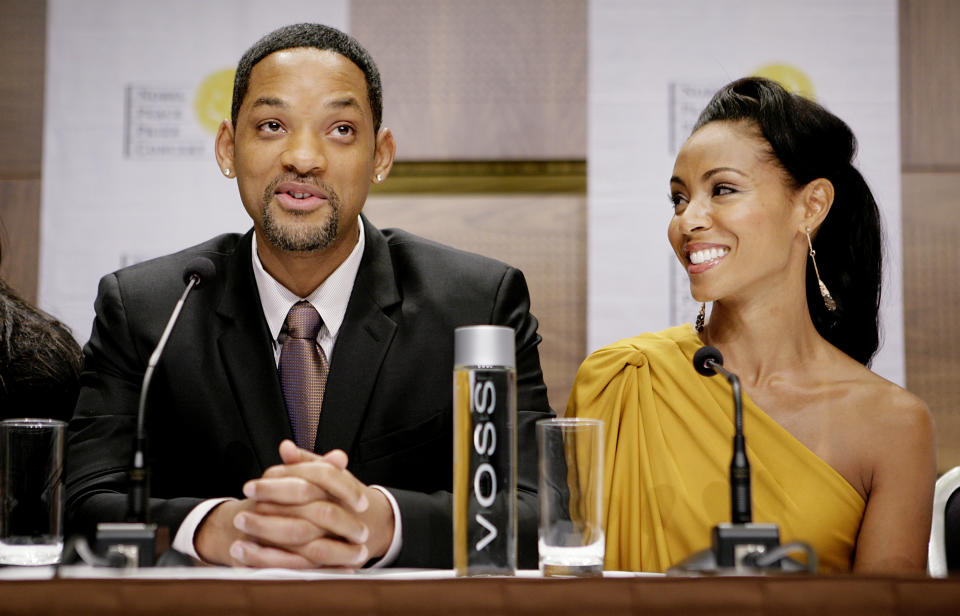 Actor Will Smith of the U.S. and his wife actress Jada Pinkett Smith talk during a news conference in Oslo December 11, 2009, prior to the Nobel Peace Prize Concert at the Oslo Spectrum tonight. The couple  will host the concert in honor of Nobel Peace Prize winner U.S. President Barack Obama.   REUTERS/Jon-Michael Josefsen/Scanpix  (NORWAY ENTERTAINMENT) NO COMMERCIAL OR BOOK SALES. NORWAY OUT. NO COMMERCIAL OR EDITORIAL SALES IN NORWAY
