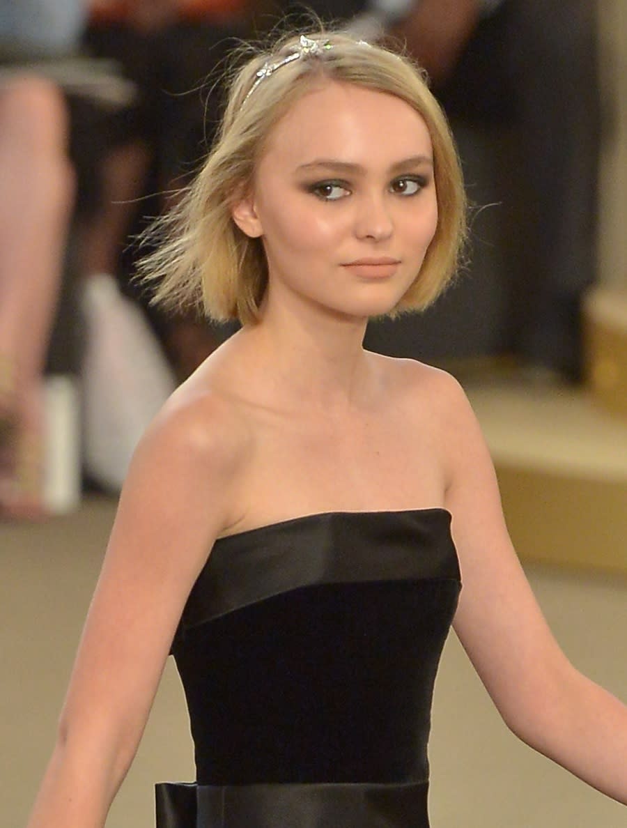 Lily-Rose Depp et son carré lisse