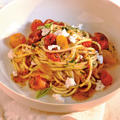 Quick-Roasted Cherry Tomato Sauce with Spaghetti
