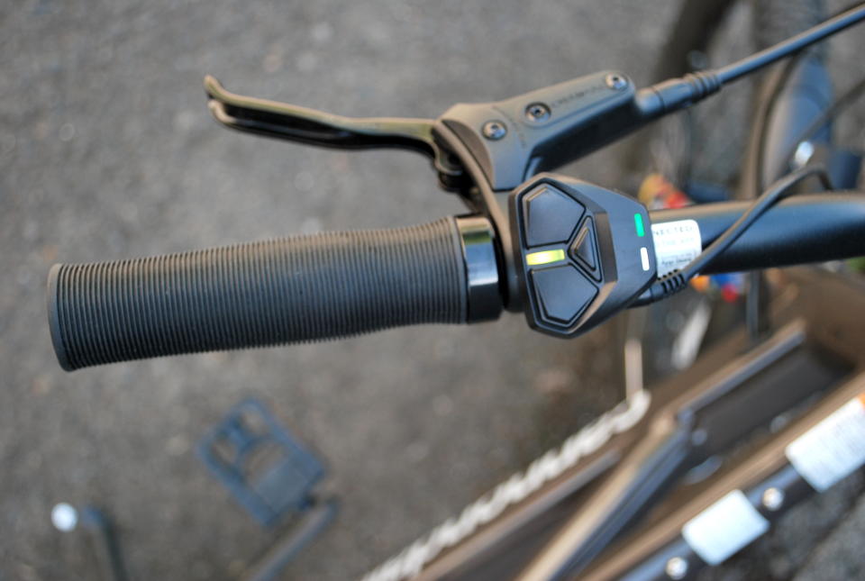 The e-assist control panel on the handlebars of a Cannondale Compact Neo e-bike