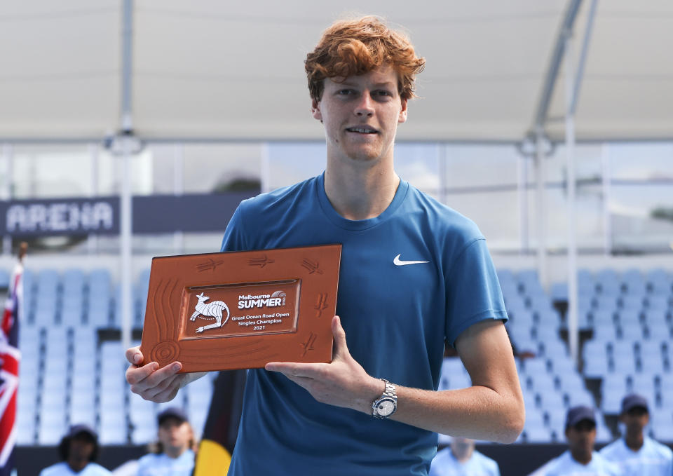 Le immagini della vittoria in Australia: per il 19enne altoatesino è il secondo titolo in carriera dopo il successo nel torneo Atp 250 di Sofia (AP Photo)