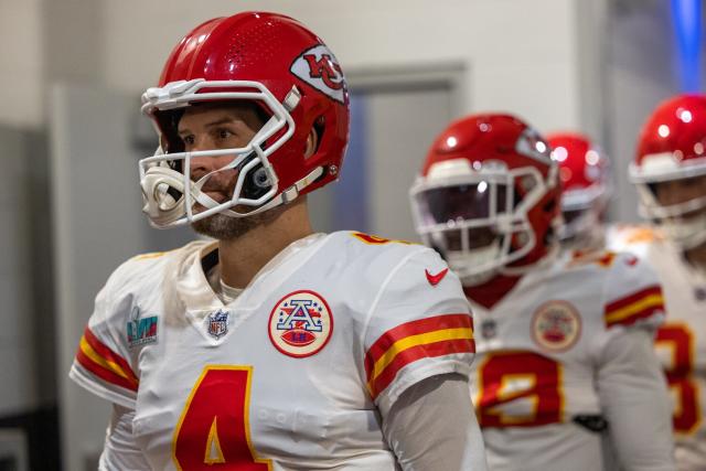 Henne announces retirement following Chiefs' Super Bowl win