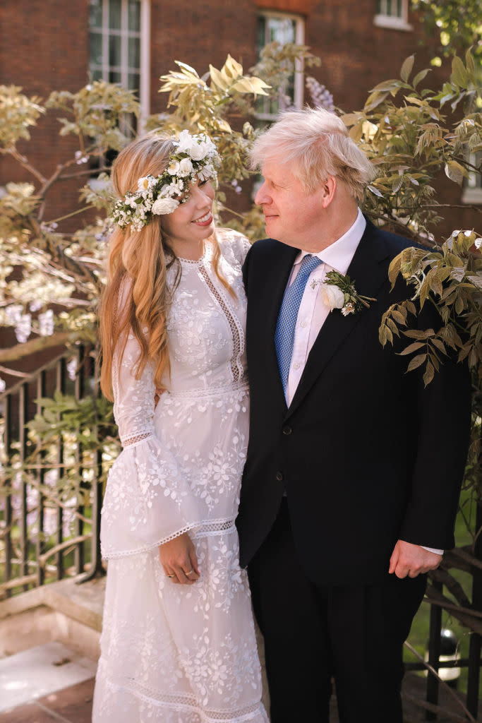 Boris and Carrie Johnson in the garden of 10 Downing Street after their wedding earlier this year. (Getty Images) 