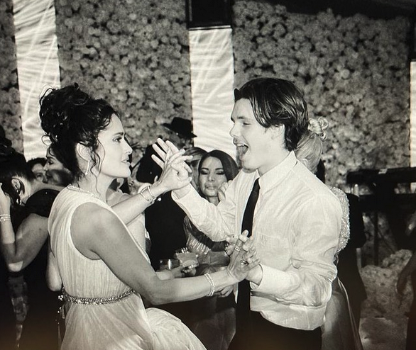 Salma Hayek en la Boda Marc Anthony y Nadia Ferreira. Salma Hayek Instagram