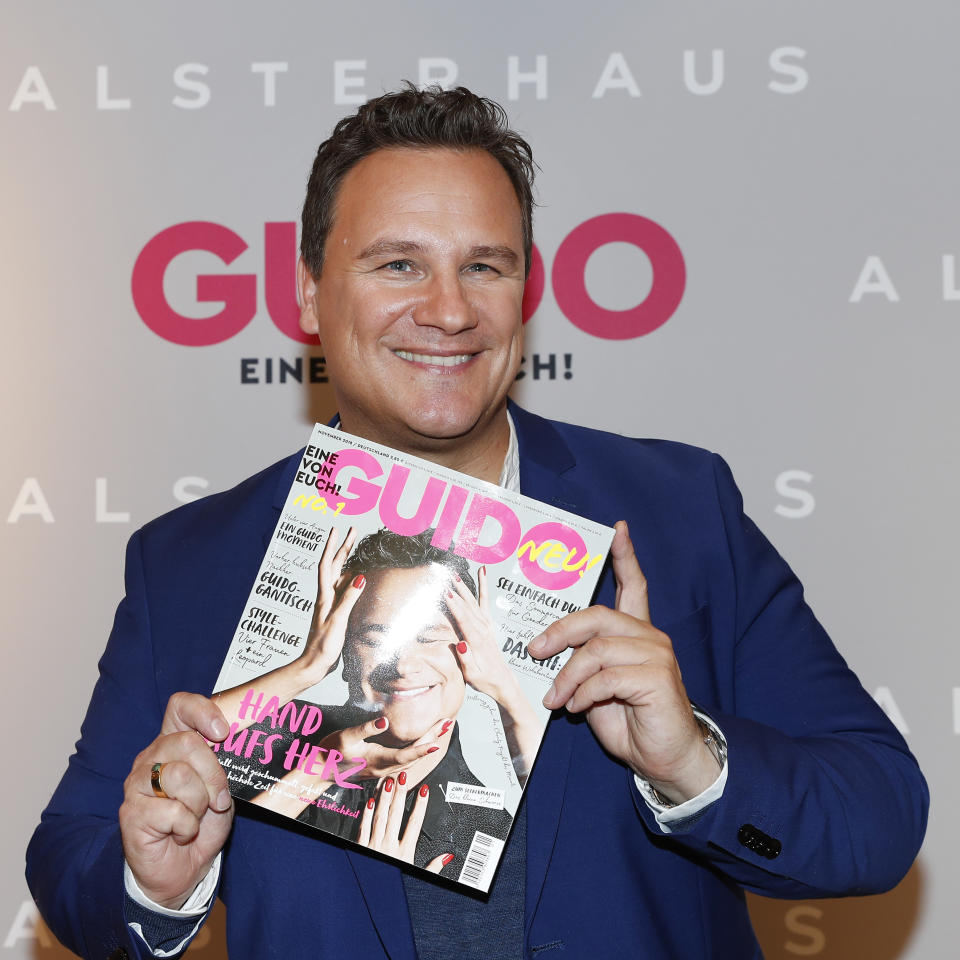 Guido Maria Kretschmer mit seinem Personality-Magazin. (Bild: Getty Images)