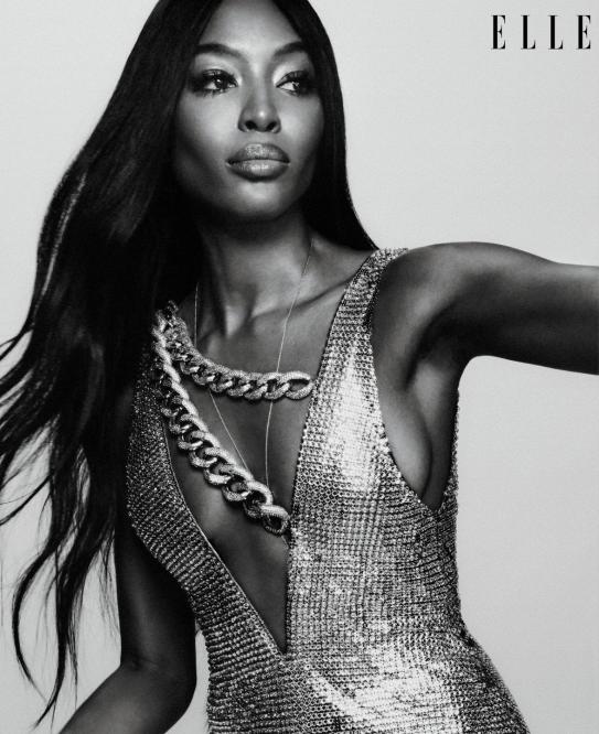 Naomi Campbell Unveils FIFA World Cup Trophy Ahead of Final –  FashionWindows Network