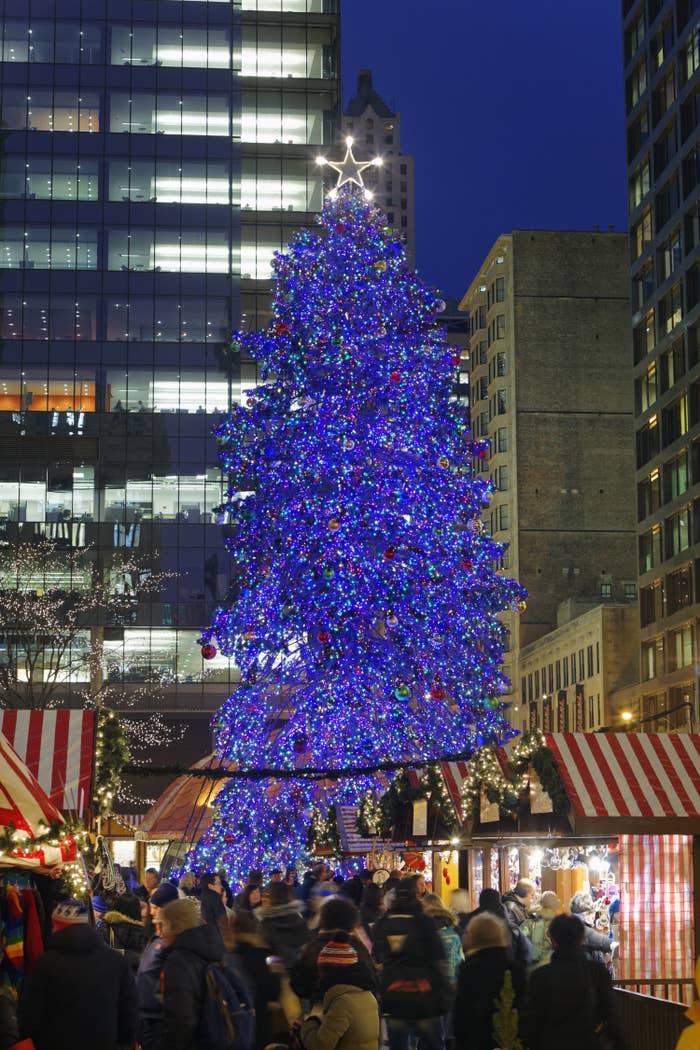 Chicago Christmas Market with huge Christmas tree in the center