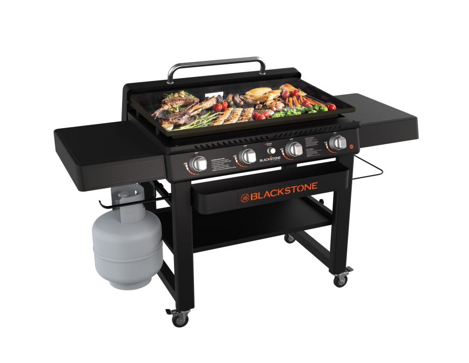 4) Blackstone Culinary 4-Burner Liquid Propane Flat Top Grill