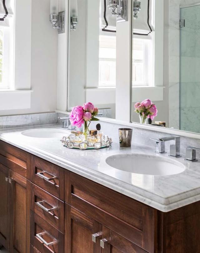 10 Creative Ways To Use A Towel Bar - PureWow