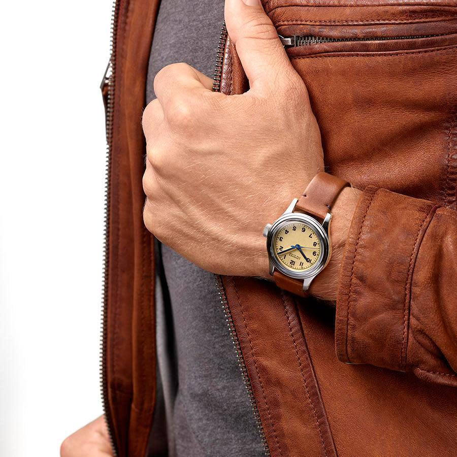 浪琴將Heritage Military復刻系列海軍腕錶的錶徑，從原版的33.5mm，調整到中性的38.5mm，比較符合現代人習慣的佩戴尺寸。