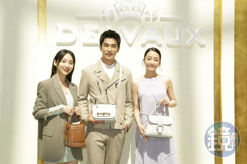 （左起）李沐、曾敬驊、謝欣穎一同出席DELVAUX BELLAVITA台北期間限定店開幕活動。