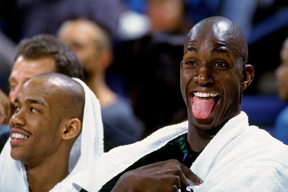 Marbury and Garnett playing for the Minnesota Timberwolves in 1998