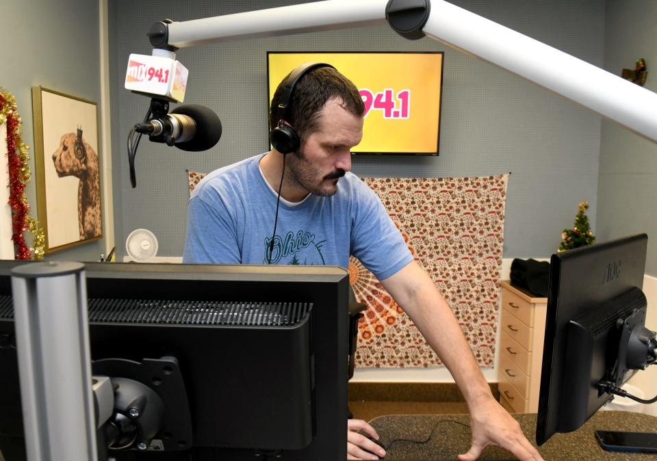 Matt Fantone began hosting a morning show on Mix 94.1 FM in Canton in October. "Mix Mornings With Matt Fantone" features pop music, local content, news updates, commentary, prizes and interviews.